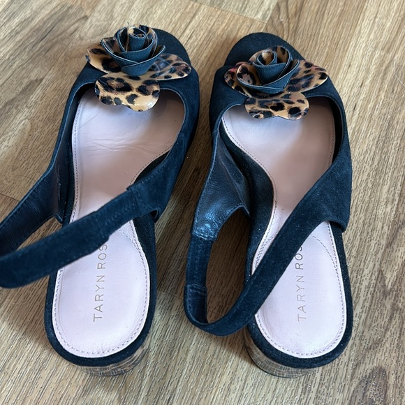 Like new Taryn Rose - Picture 2 of 5